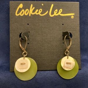 E6/ NWT  Cookie Lee  Earrings  - Green Shell
